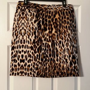 Worthington. Women’s Skirt. Animal Print. NWOT. Size 10. Zip Closure.